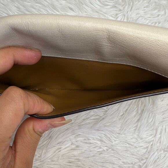 COACH Envelope Ivory Goldtone Leather Preloved Clutch - Picture 9 of 12